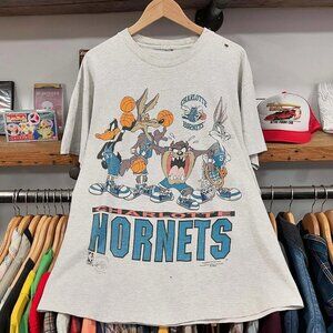 Reprint Charlotte Hornets 90s Retro style Looney Tunes T shirt